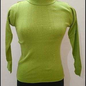 High neck sweatshirt